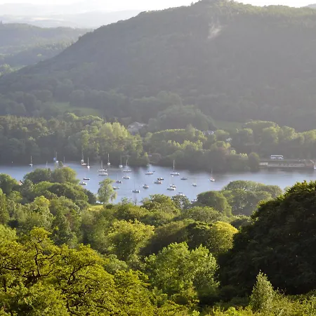 2 Lakeshore Boathouse * Near Sawrey